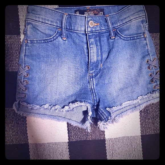 Hollister Pants - Hollister short shorts high-rise